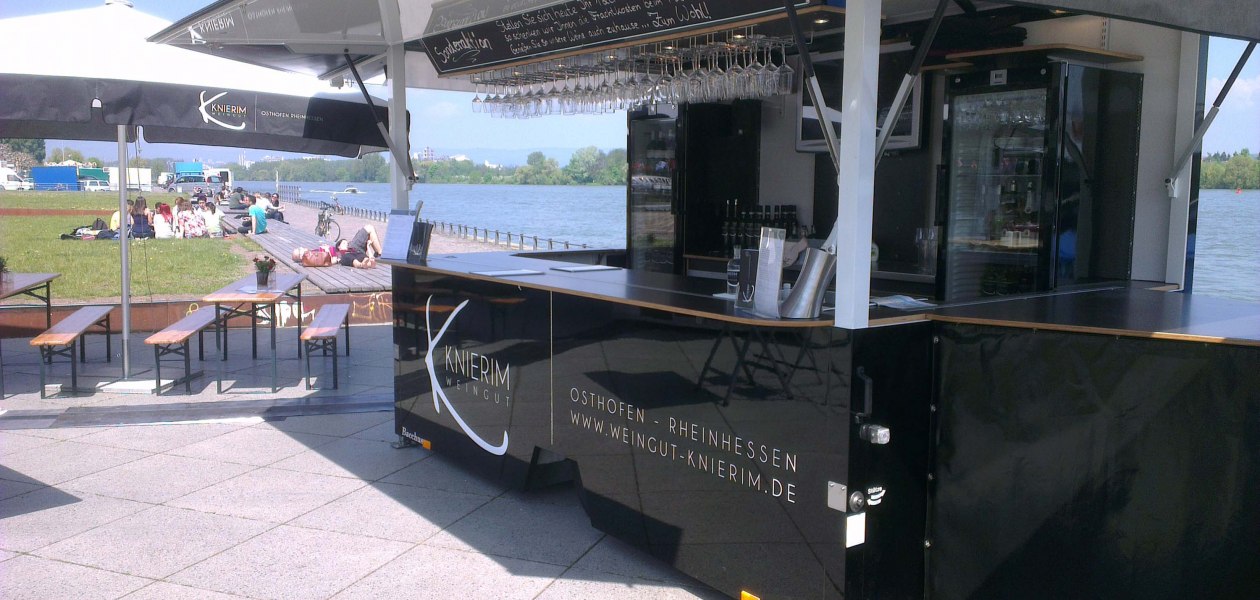 wine stand, © Weingut Reinhart u. David Knierim