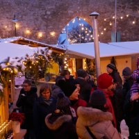 Weihnachtsmarkt an der Burgkirche Ingelheim © Stefan Heinrich