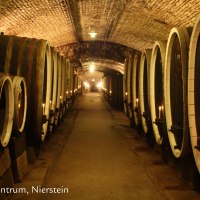 Holzfasskeller 2 Weingut Louis Guntrum