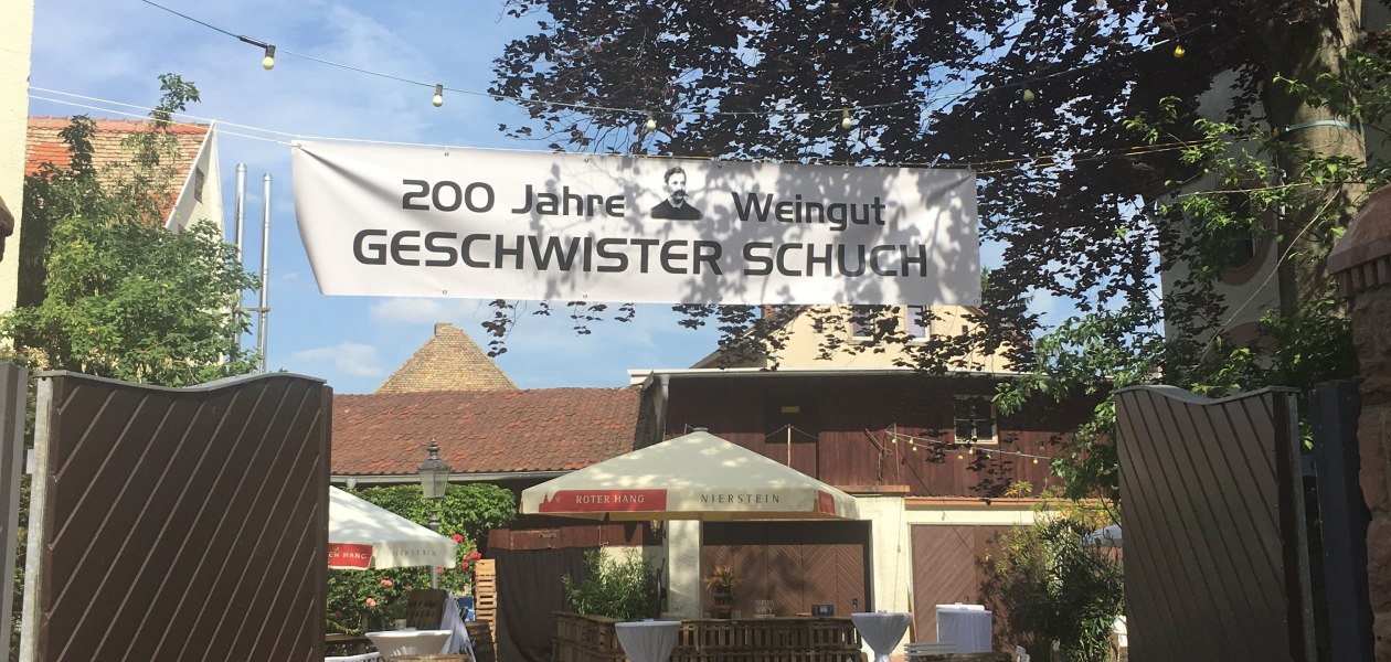 Weingut Geschwister Schuch_Hof lädt ein, © Weingut Geschwister Schuch