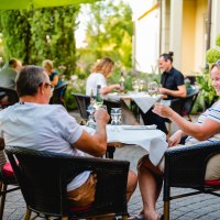 Gartenterrasse © Wein- & Sektkellerei Jakob Gerhardt