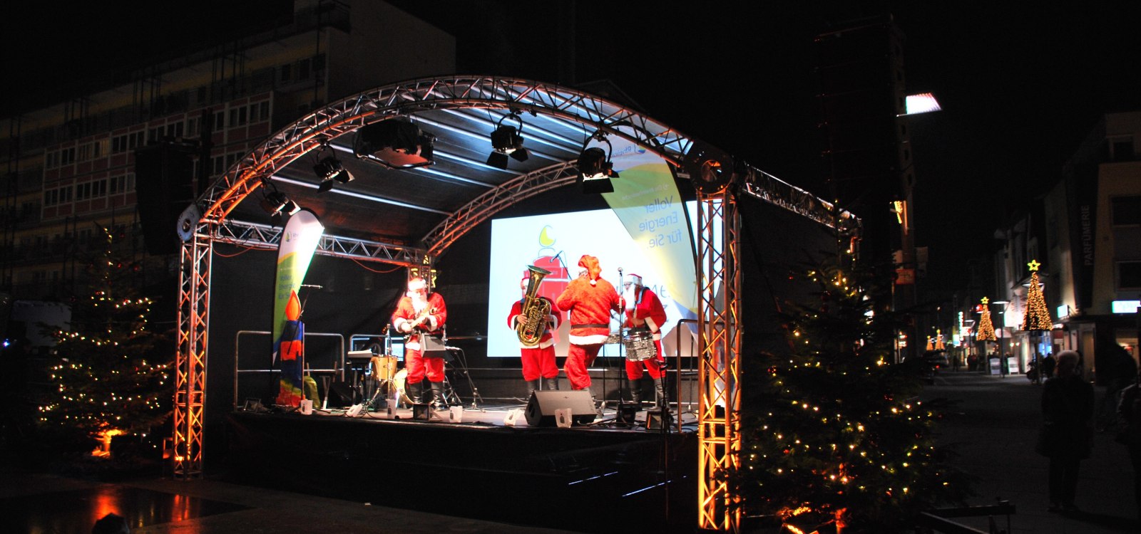 Open-air events also take place on Sebastian Münster Platz in the Neue Mitte on Thursdays during Advent., © Clemens Saame