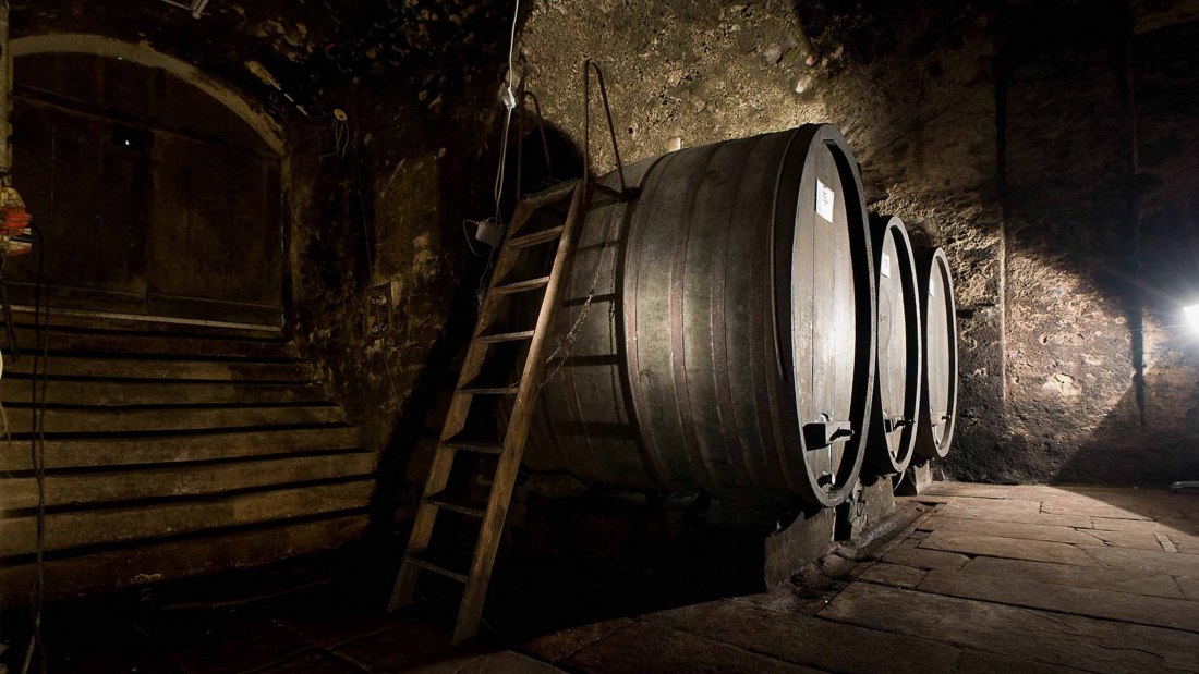 cellar-with-old-holzfasser1, © Weingut Heiligenblut