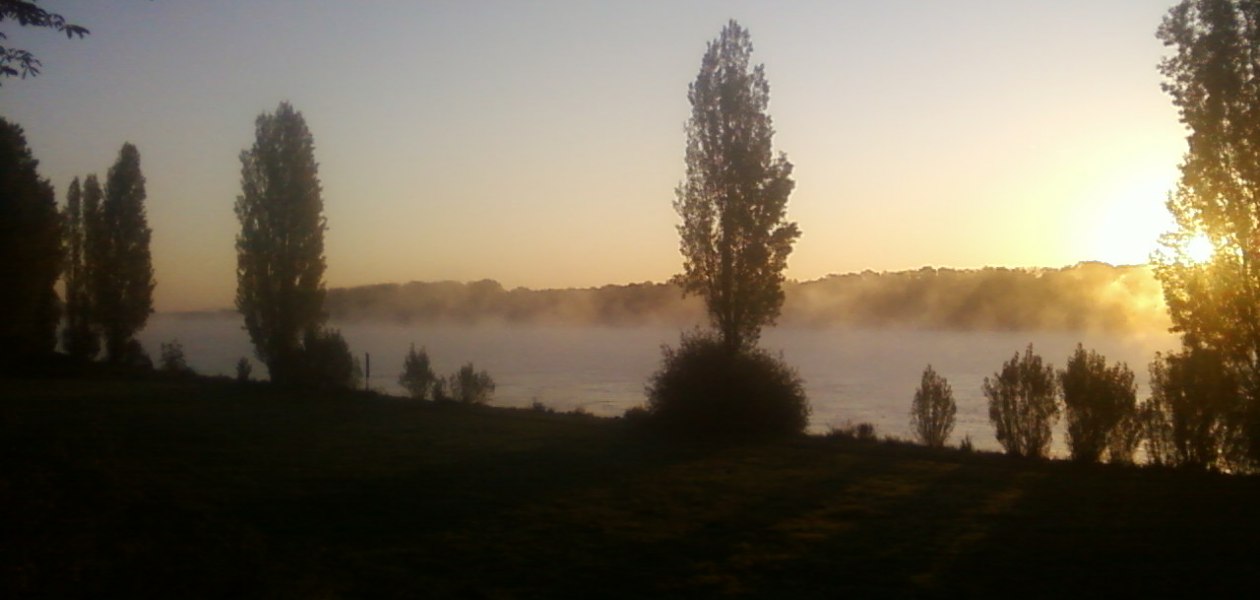 Weingut Pfleger_Sonnenaufgang am Rhein, © Weingut Pfleger