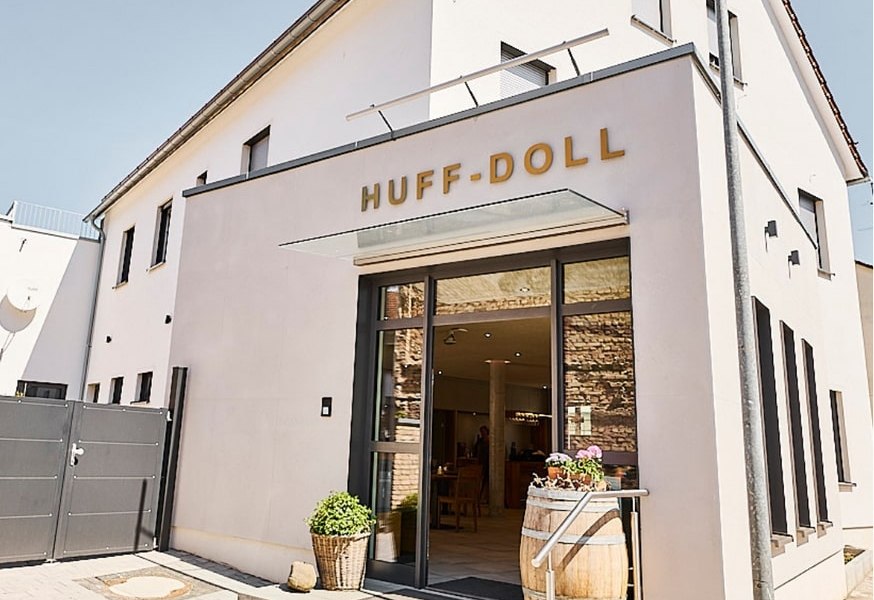 Weingut Huff-Doll_Vinothek Eingang, © Weingut Huff-Doll