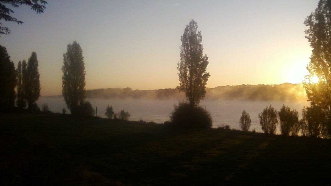 zonsopgang-op-de-Rijnoever, © Weingut Pfleger